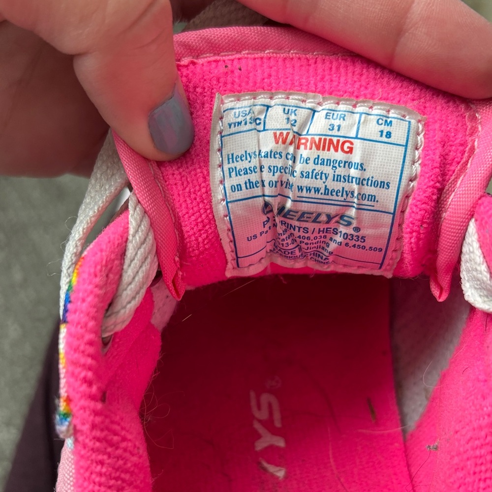 Heelys Pink and White Kids Sneakers with Fun Patterns - Picture 3 of 6